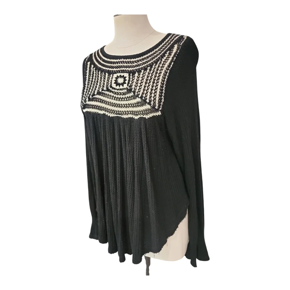 Free People Black Crochet Yoke Long Sleeve Top Size XS | Boho Asymmetrical Hem